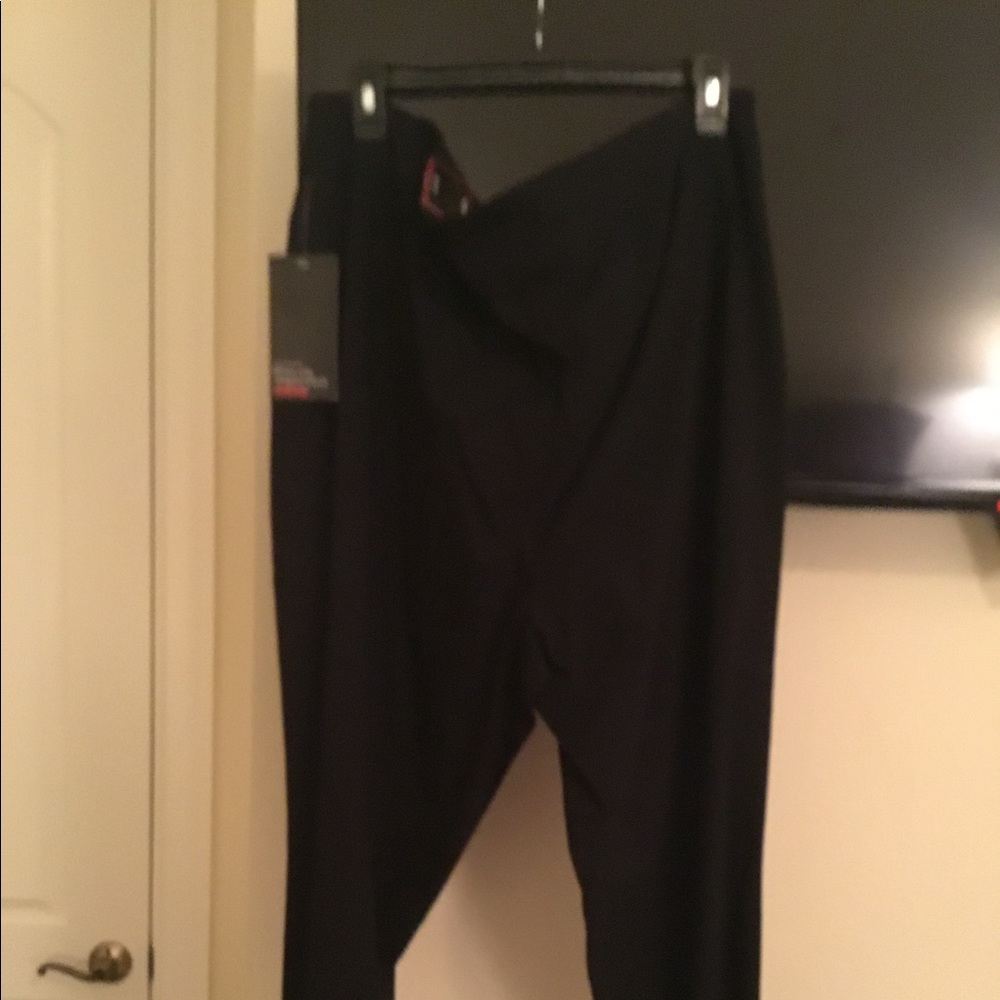 Avenue crop pants size 24